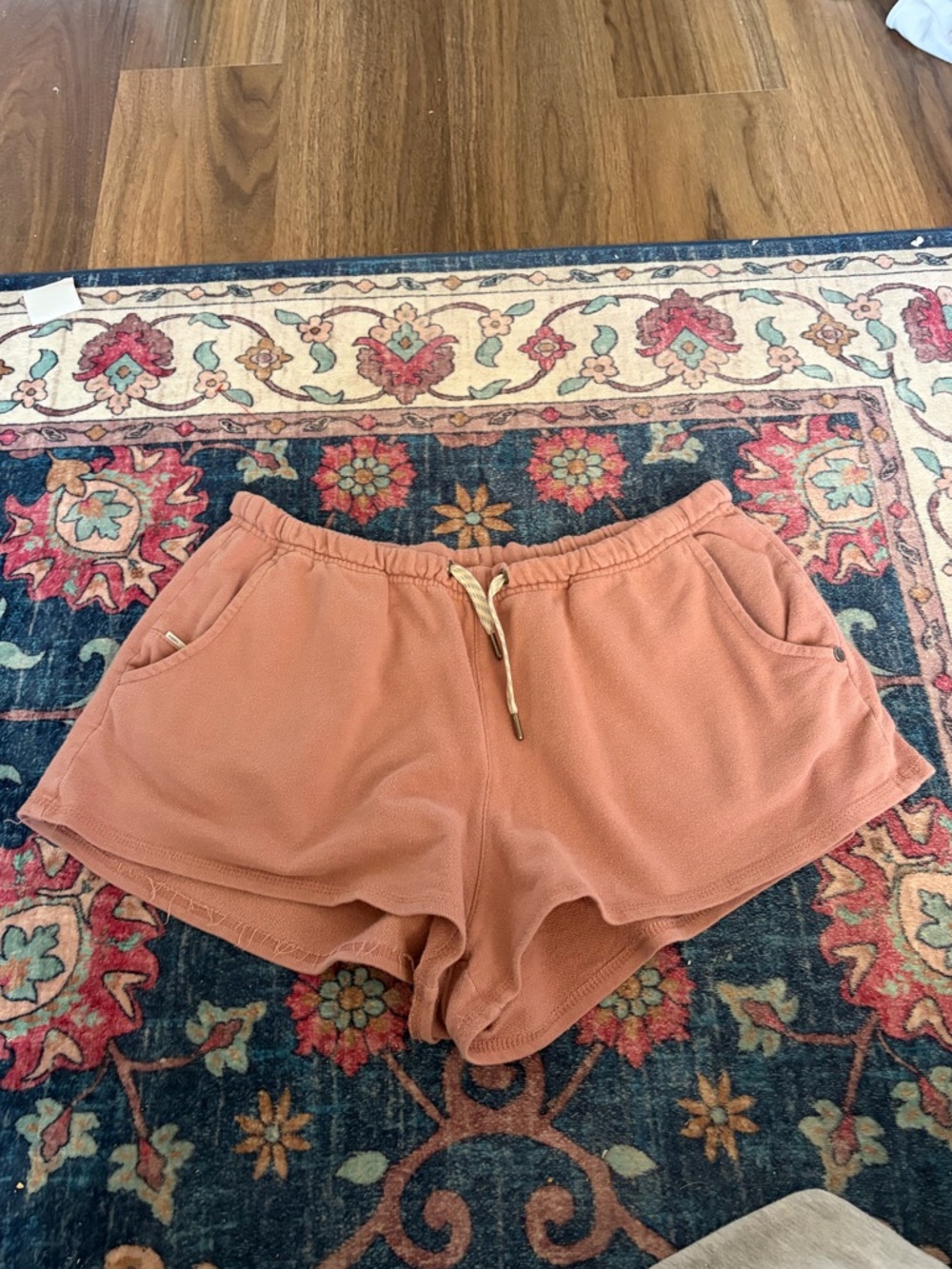 Vuori Women's sunny side shorts